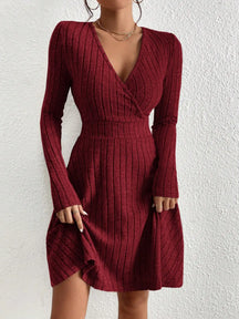Outono e inverno novo decote em v sexy cintura a linha guarda-chuva saia grande balanço vestido de malha de mangas compridas