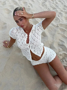 Elegante crochê oco para fora o pescoço camisa de malha conjunto moda feminina cintura alta calças curtas terno novas senhoras roupas de férias verão