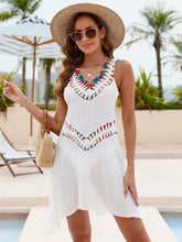 Vestido Curto V-Neck com Detalhes em Crochê - Olívia Fios